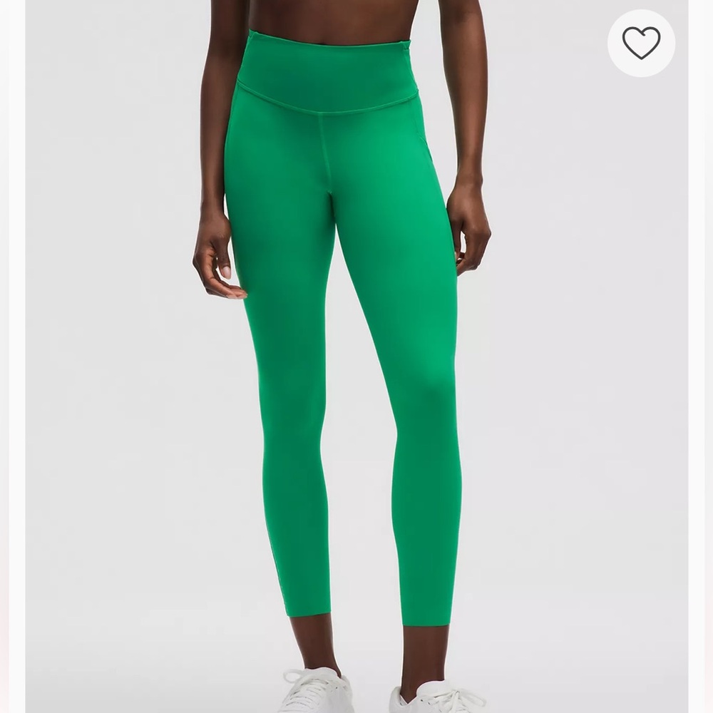 Lululemon - Fast and Free High-Rise Tight 25"
5 Pocket